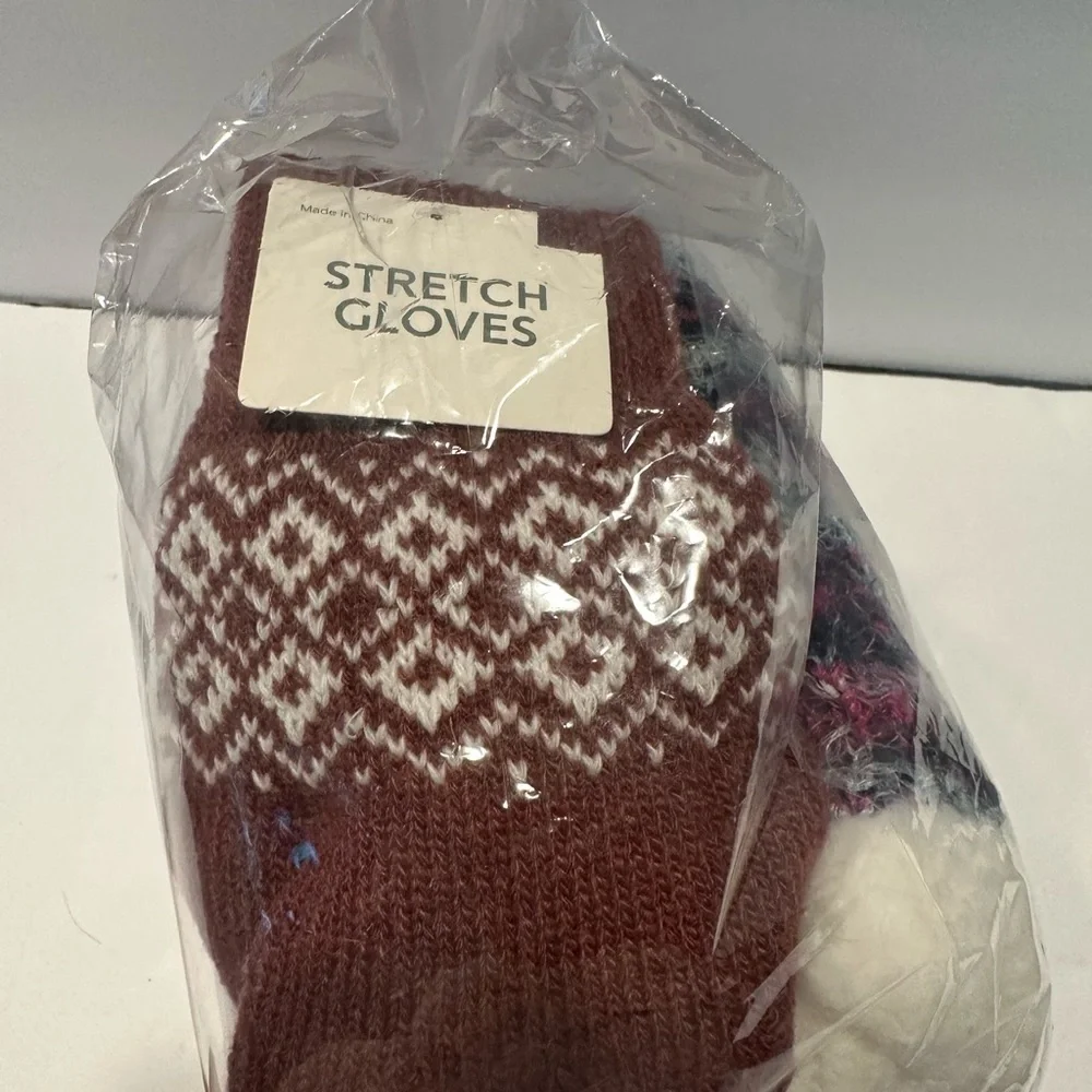 Bath‎ and Body Works new in bag slipper socks and gloves